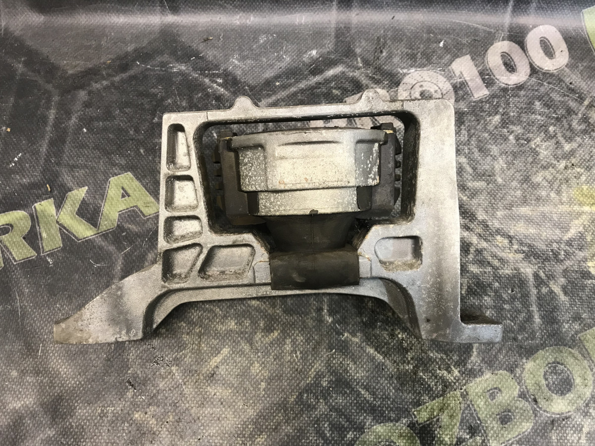 Подушка двигуна права 1.6D FORD Focus MK3 (11-14)