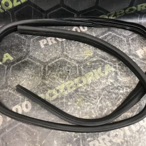 Ущільнювач задніх дверей хетчбек FORD Focus MK3 (11-14)