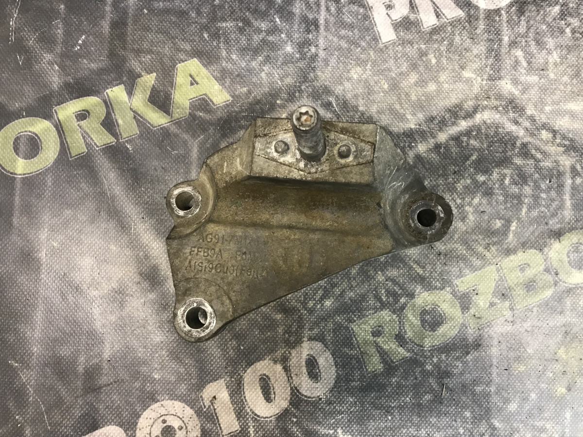 Кронштейн коробки перемикання передач лівий 2.0D FORD Mondeo MK4 (BA7) 07-14