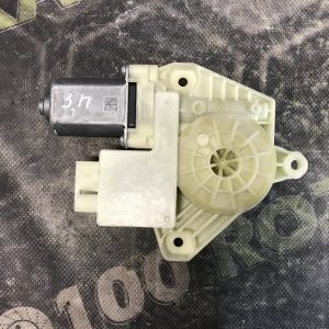 Моторчик підйомника скла двері задньої правої Volkswagen Passat B8 14-23