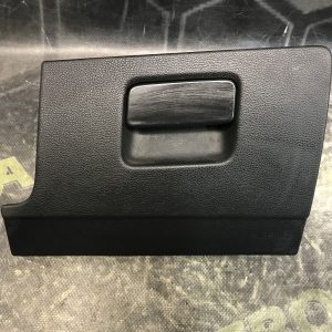 Бардачок торпеди ПРАВЕ КЕРМО Volkswagen Passat B8 14-23