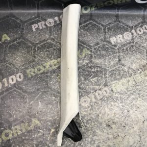 Накладка стійки передня права Volkswagen Passat B8 14-23