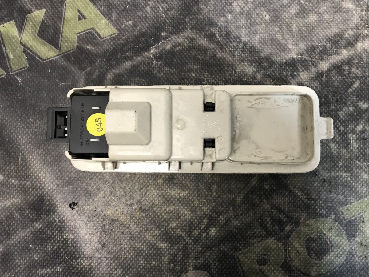 Плафон освітлення салону лівий Volkswagen Passat B8 14-23 - Зображення 2
