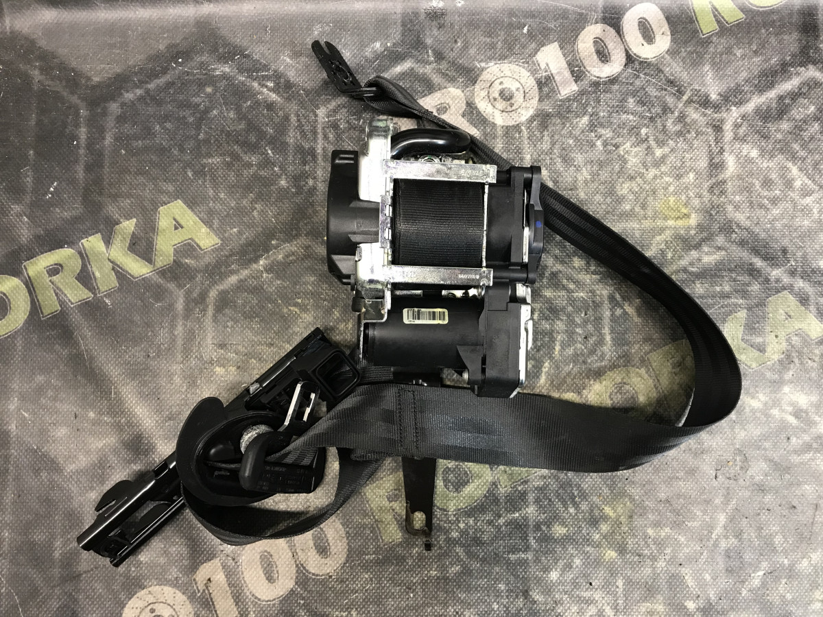 Ремінь безпеки передній лівий Volkswagen Passat B8 14-23