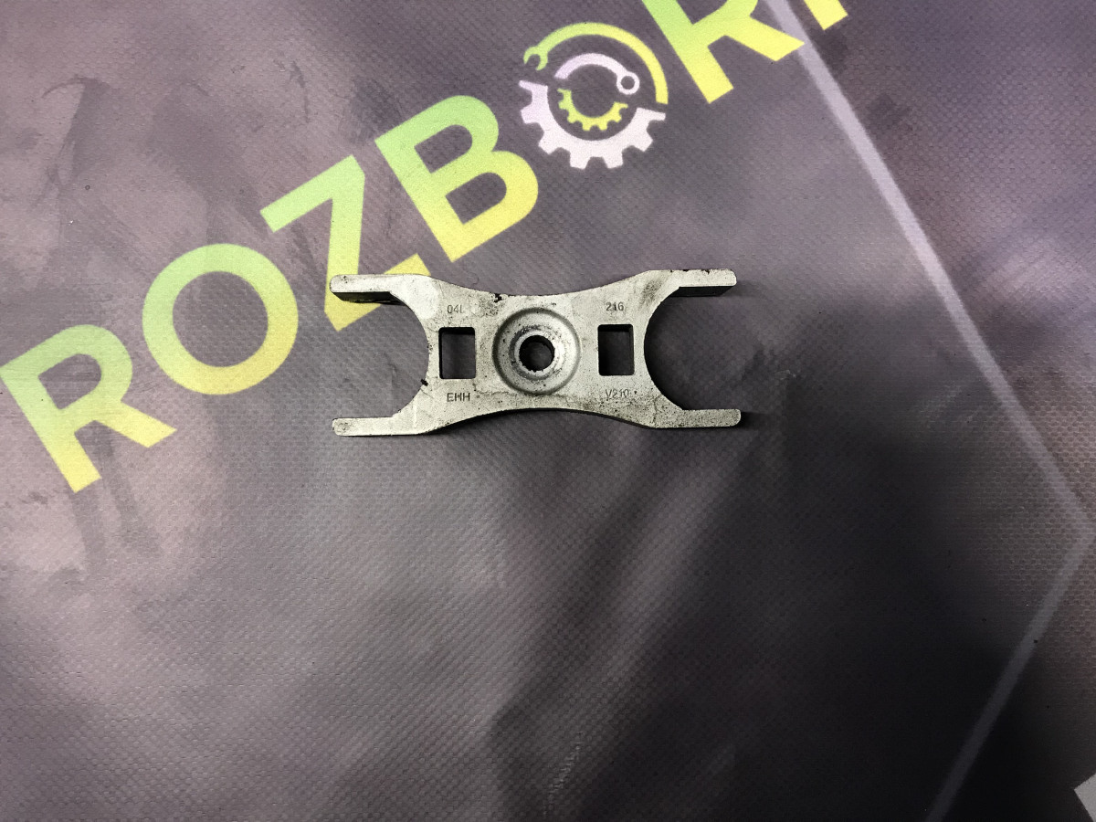 Кронштейн кріплення форсунки 2.0D Volkswagen Passat B8 14-23