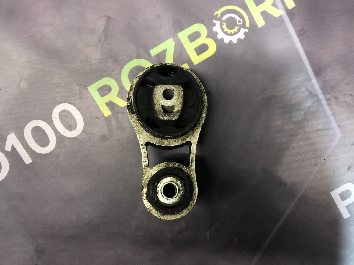 Подушка коробки передач 1.4D Ford Fiesta MK6 02-08