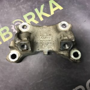 Кронштейн подушки двигуна нижній 2.2D Honda CR-V 3 (10-12)