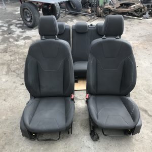 Комплект сидінь FORD Focus MK3 (11-18)