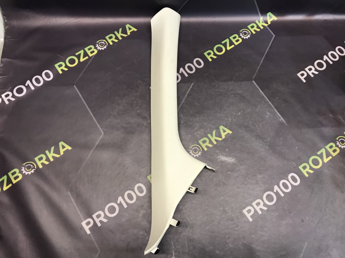 Обшивка стійки передньої правої FORD Focus MK3 (11-18)