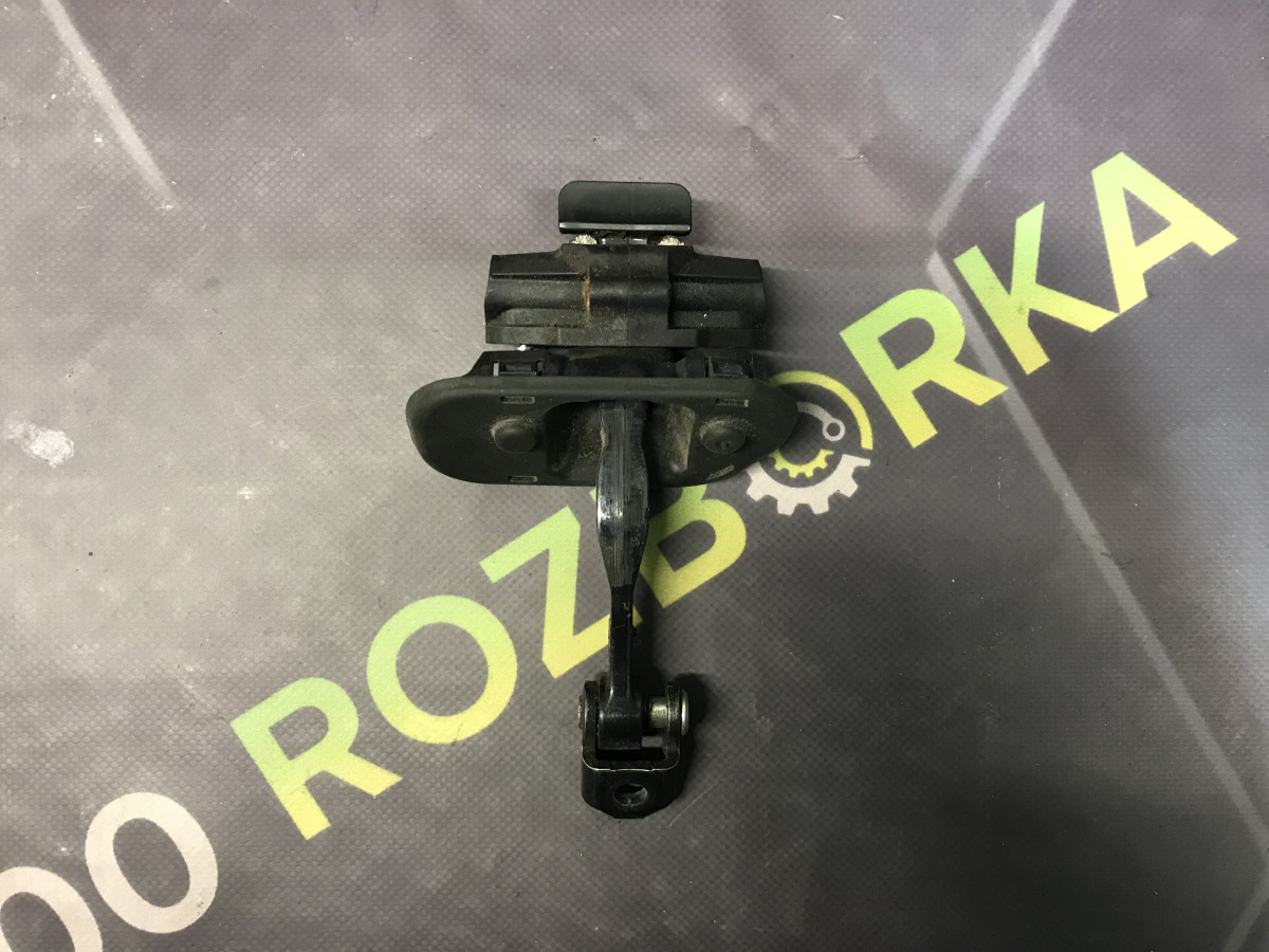 Обмежувач задніх дверей хетчбек FORD Focus MK3 (11-18)