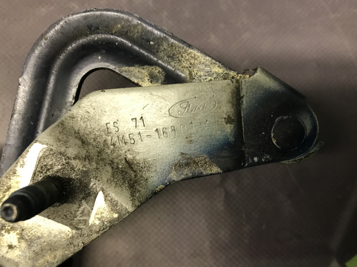 Петля капота ліва FORD Focus MK2 08-11 - Зображення 3