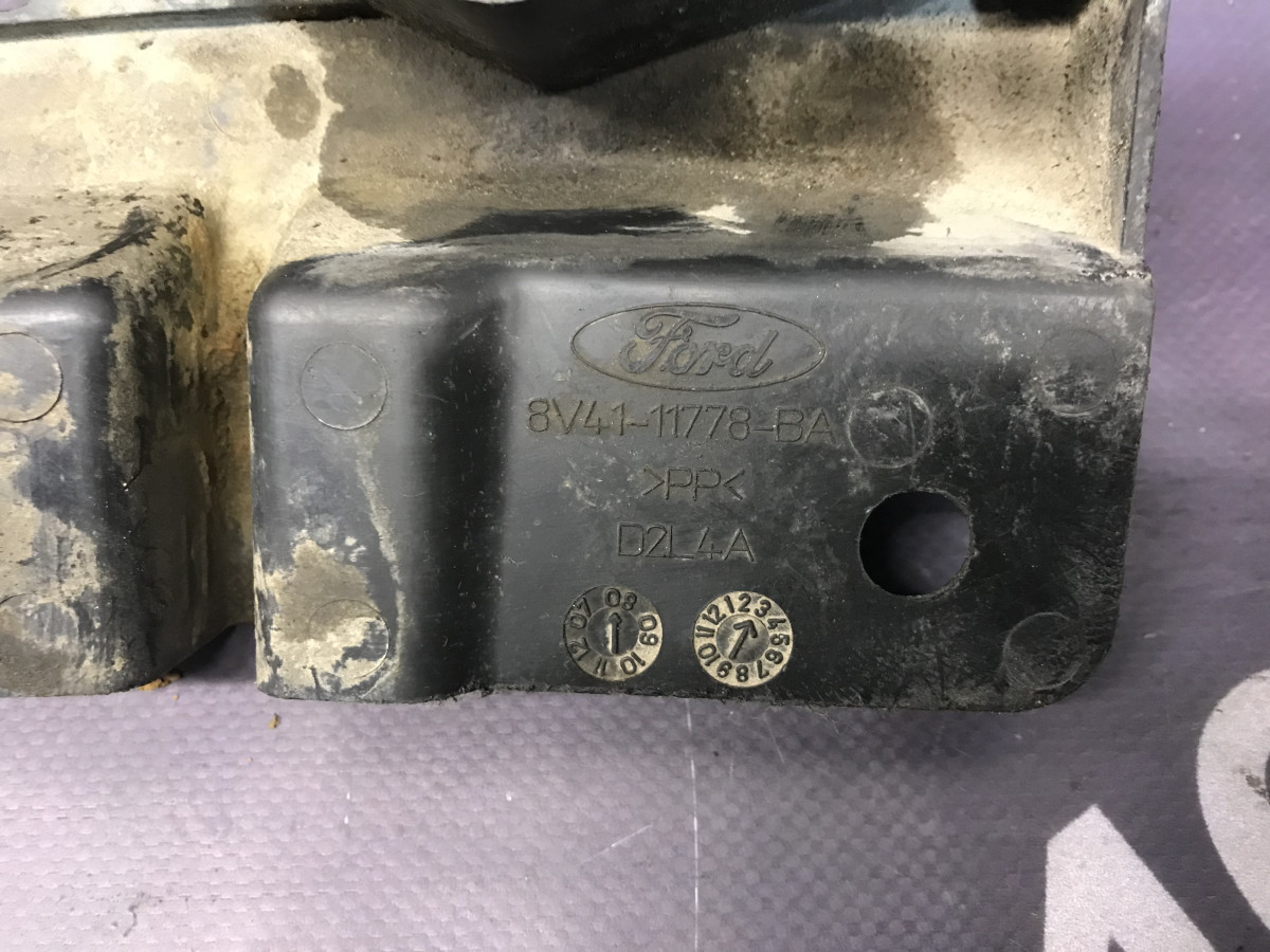 Бризковик задній правий передня частина FORD KUGA MK1 08-12 - Зображення 3
