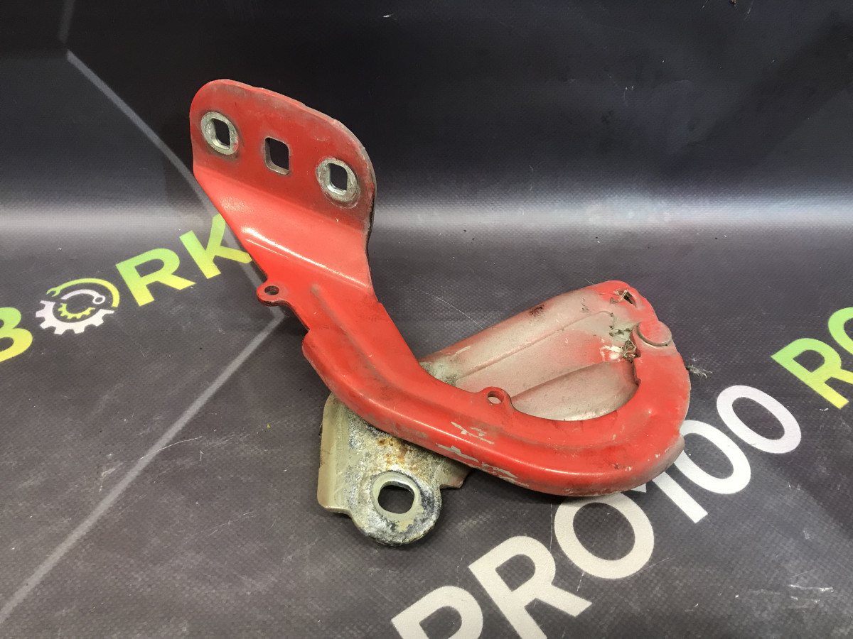 Петля капота права FORD Focus MK3 (11-18)