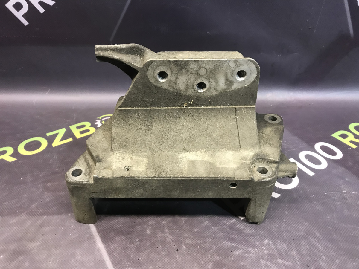 Подушка двигуна 1.3D Opel Astra J 09-15