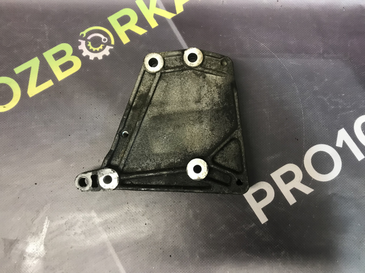 Кронштейн компресора кондиціонера 1.3D Opel Astra J 09-15