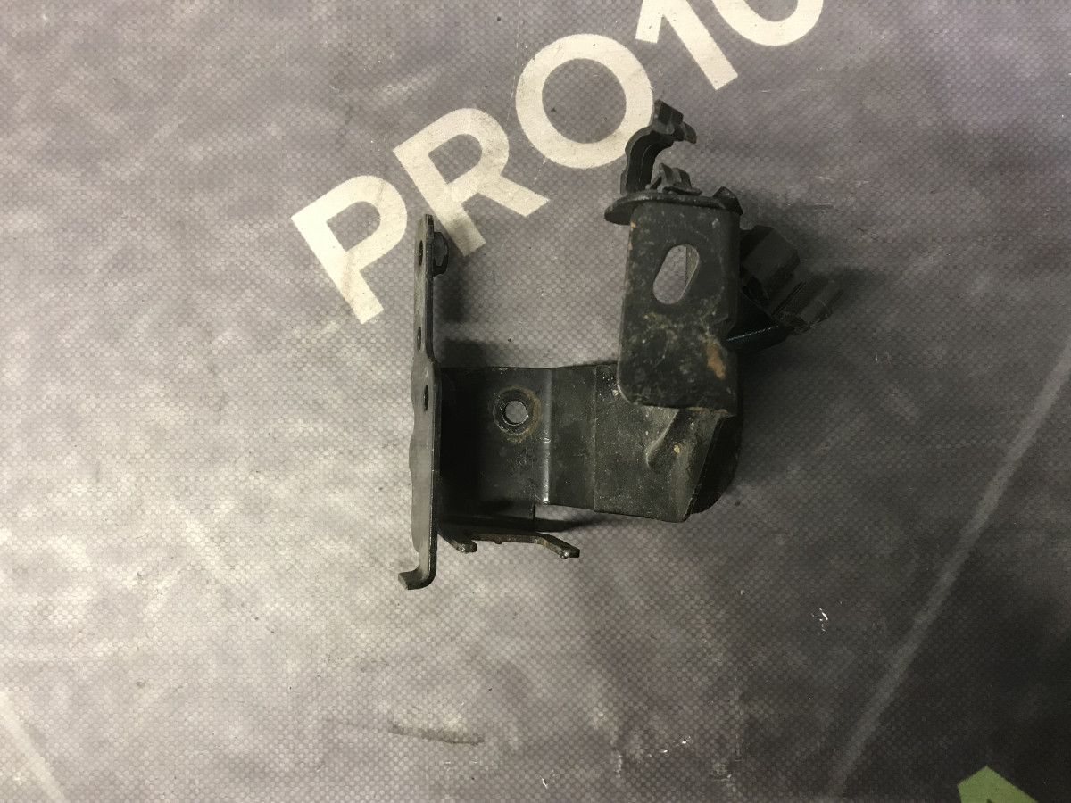 Кронштейн блоку ABS Opel Astra J 09-15