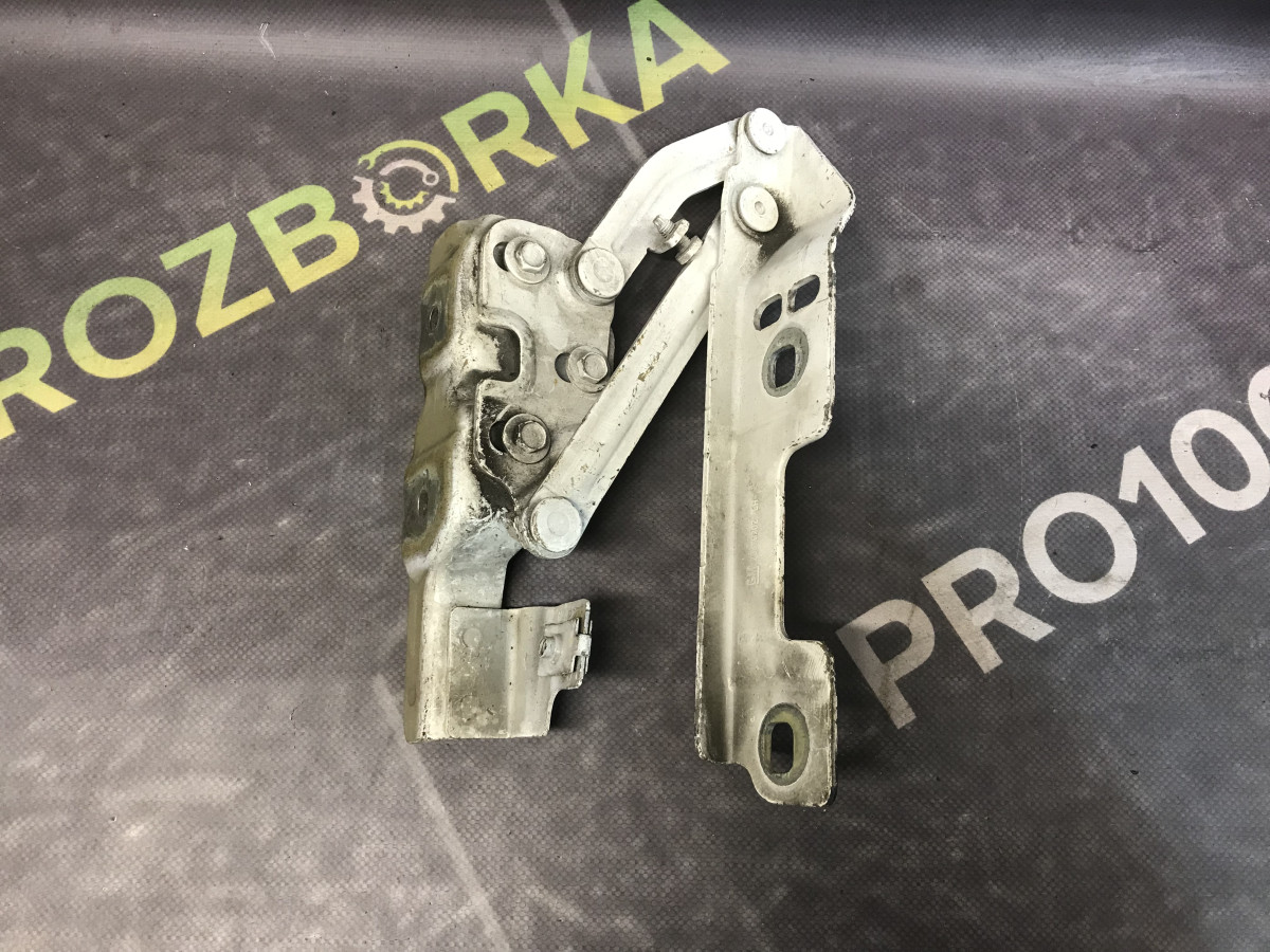 Петля капота ліва Opel Astra J 09-15