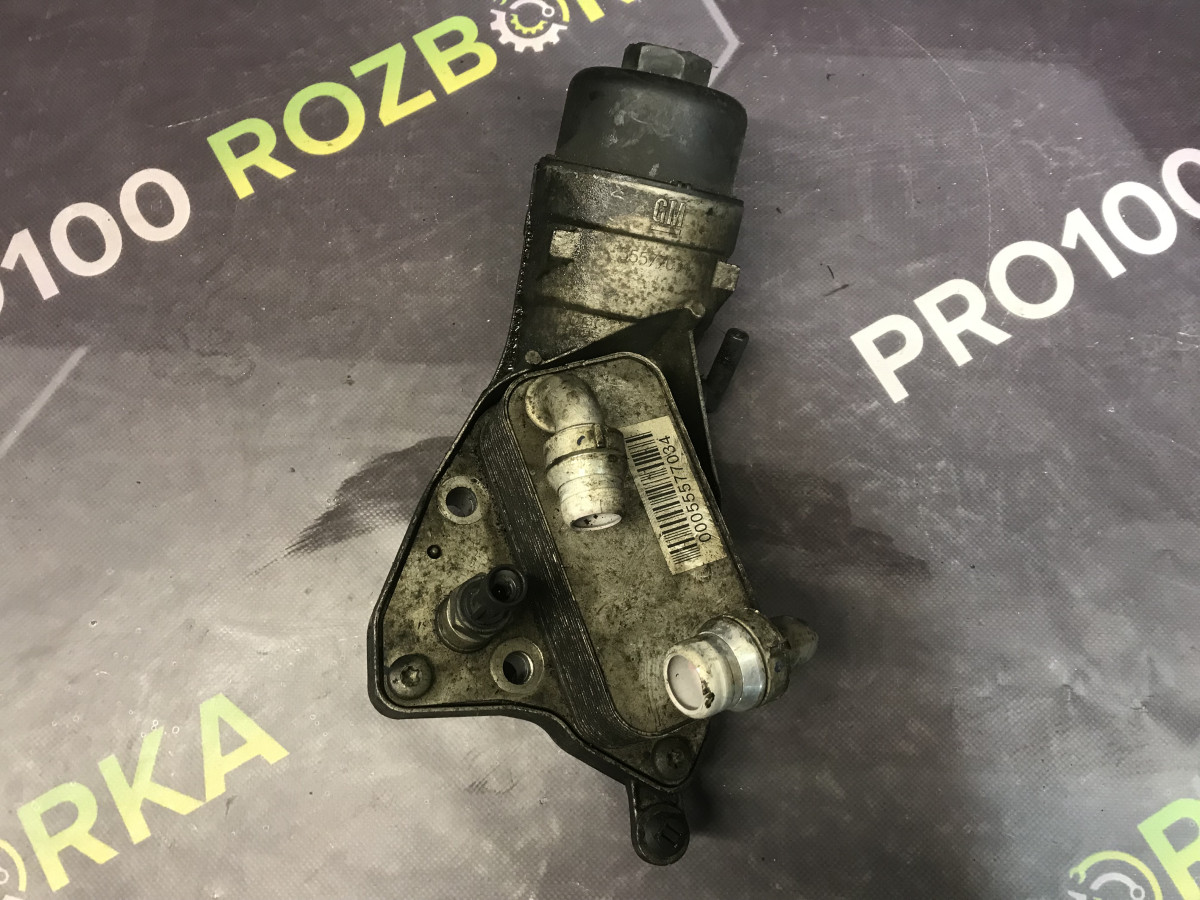 Радіатор масляний теплообмінник 2.0D Opel Astra J 09-15