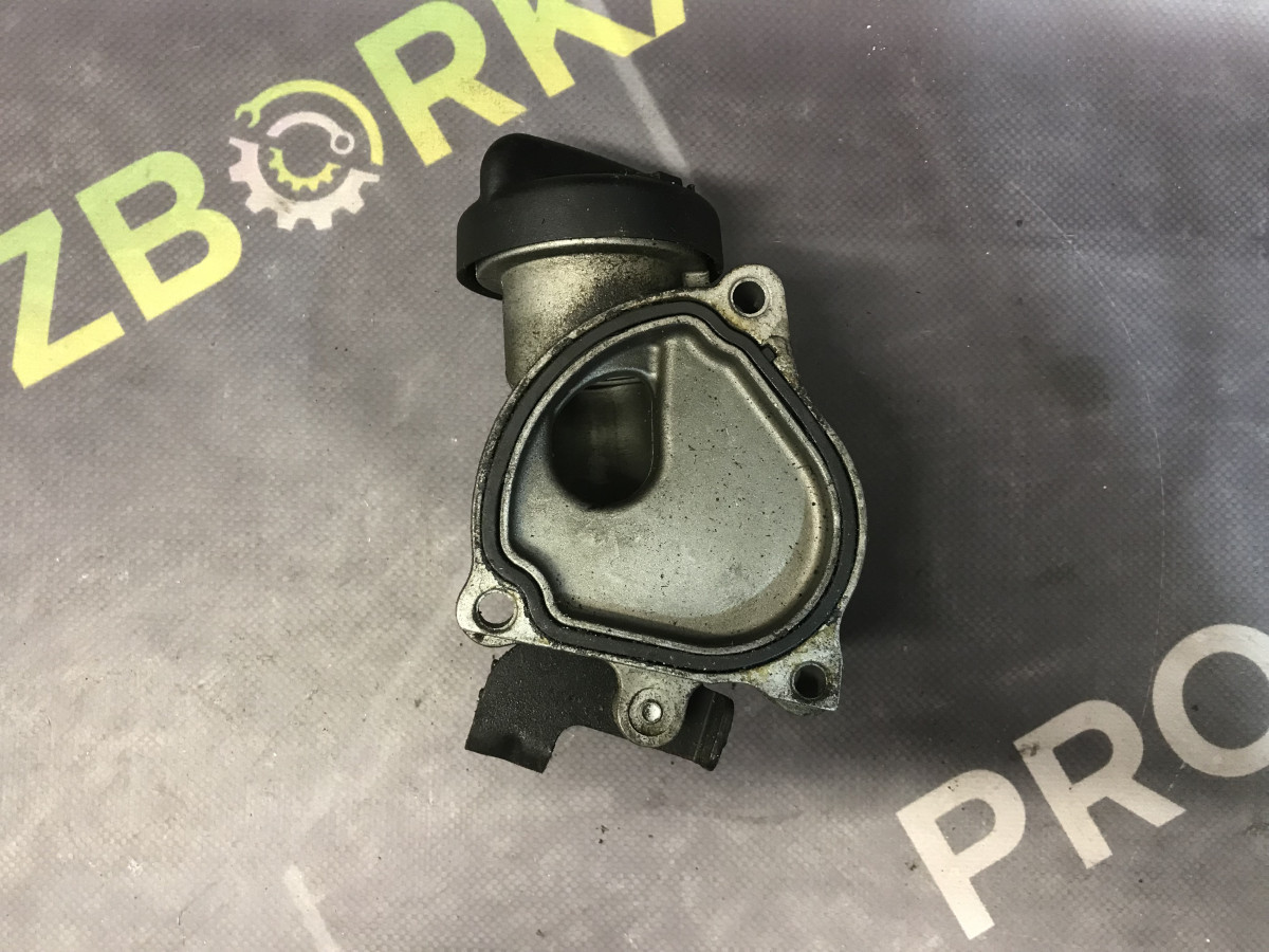 Маслозаливна горловина 2.0D Opel Astra J 09-15