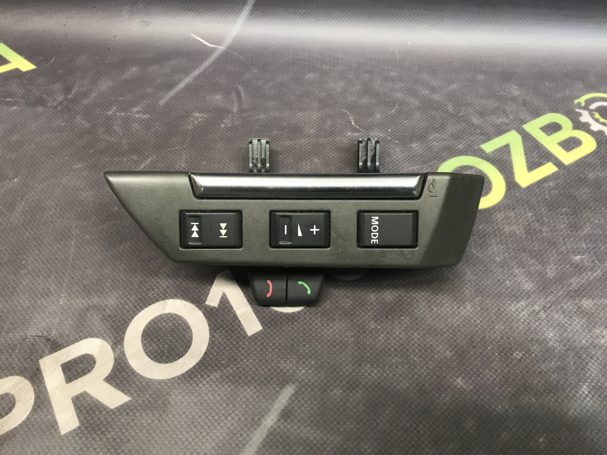 Кнопки руля праві Land Rover Freelander 2 L359 06-14
