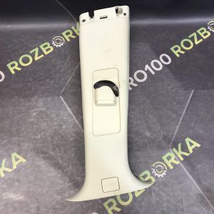 Накладка стійки середня права Land Rover Freelander 2 L359 06-14