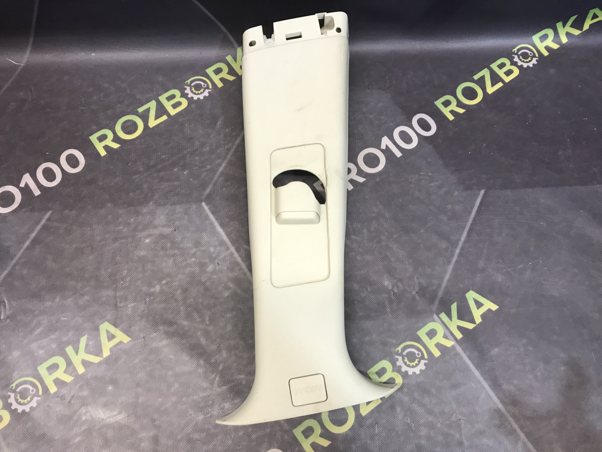 Накладка стійки середня права Land Rover Freelander 2 L359 06-14