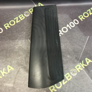 Накладка стійки задньої права зовнішня Land Rover Freelander 2 L359 06-14