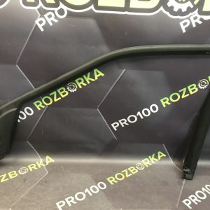 Накладка дверей передня права Land Rover Freelander 2 L359 06-14