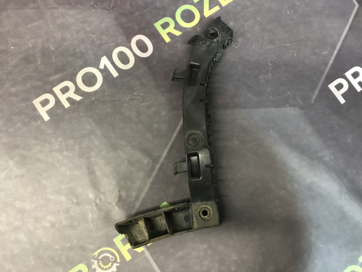 Кронштейн заднього бампера лівий Land Rover Freelander 2 L359 06-14