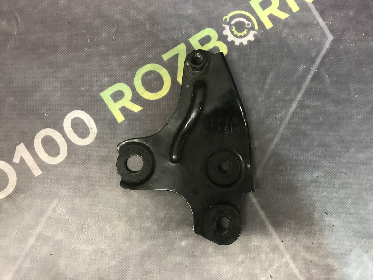 Кронштейн подушки двигуна Land Rover Freelander 2 (06-14)