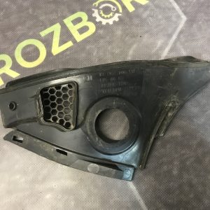 Жабо пластикове ліве Opel Astra J 09-15