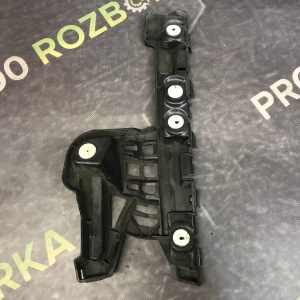 Кронштейн бампера заднього лівий хетчбек Opel Astra J 09-15