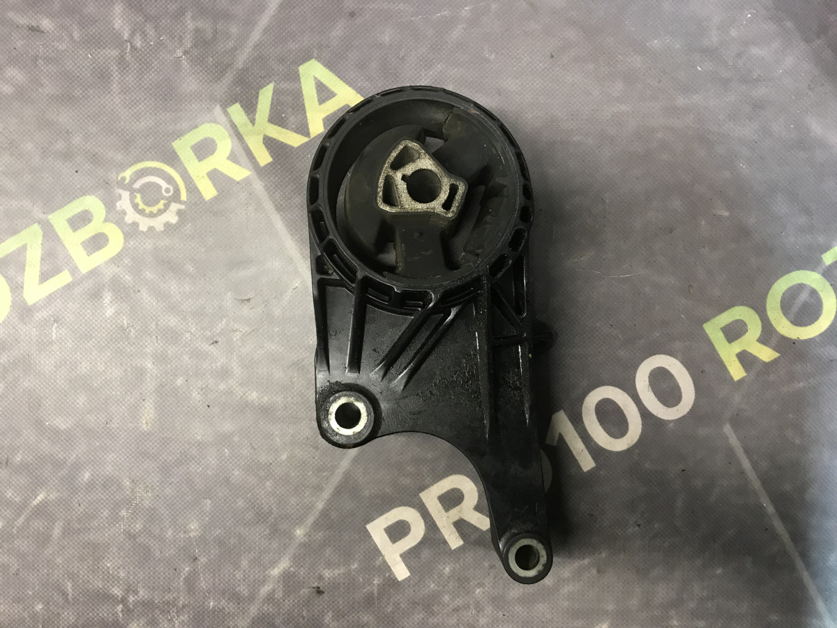Подушка двигуна 1.7D Opel Astra J 09-15