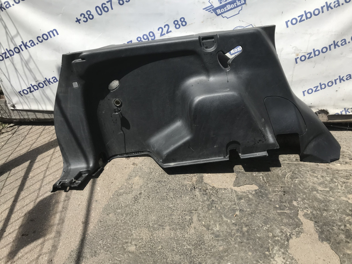 Обшивка багажника ліва Land Rover Freelander 2 L359 06-14