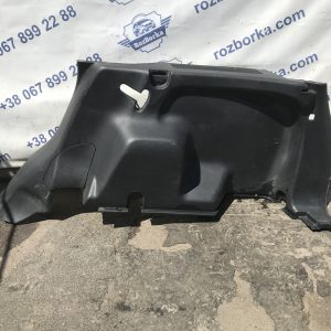 Обшивка багажника права Freelander 2 (06-14)