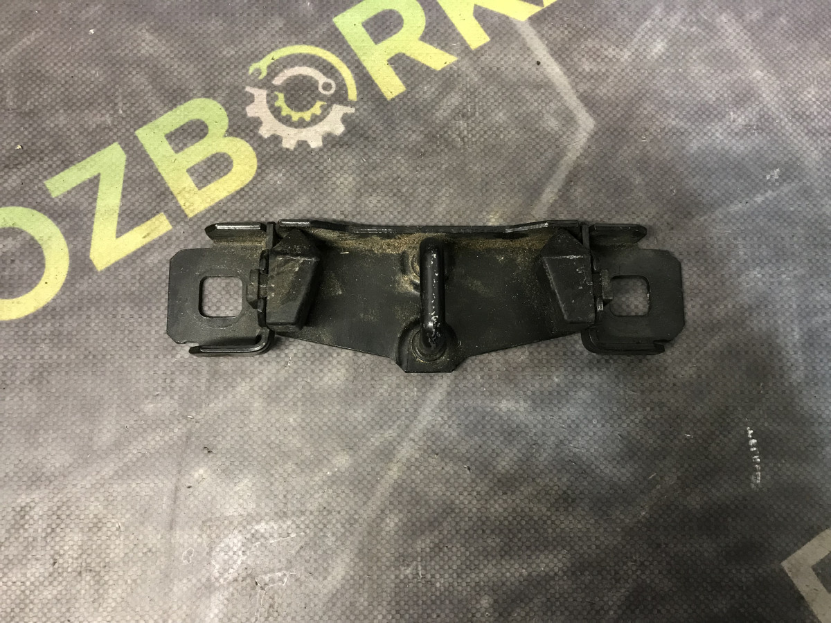 Скоба замка кришки багажника FORD Focus MK2 08-11