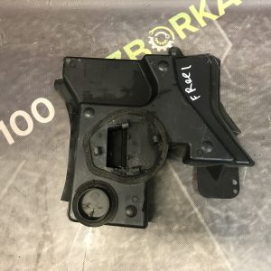 Накладка під жабо права Land Rover Freelander 2 L359 06-14