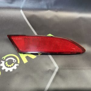 Світловідбивач заднього бампера правий хетчбек Ford Focus MK3 (11-18)