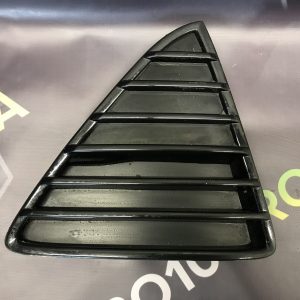 Решітка бампера переднього права FORD Focus MK3 (11-14)