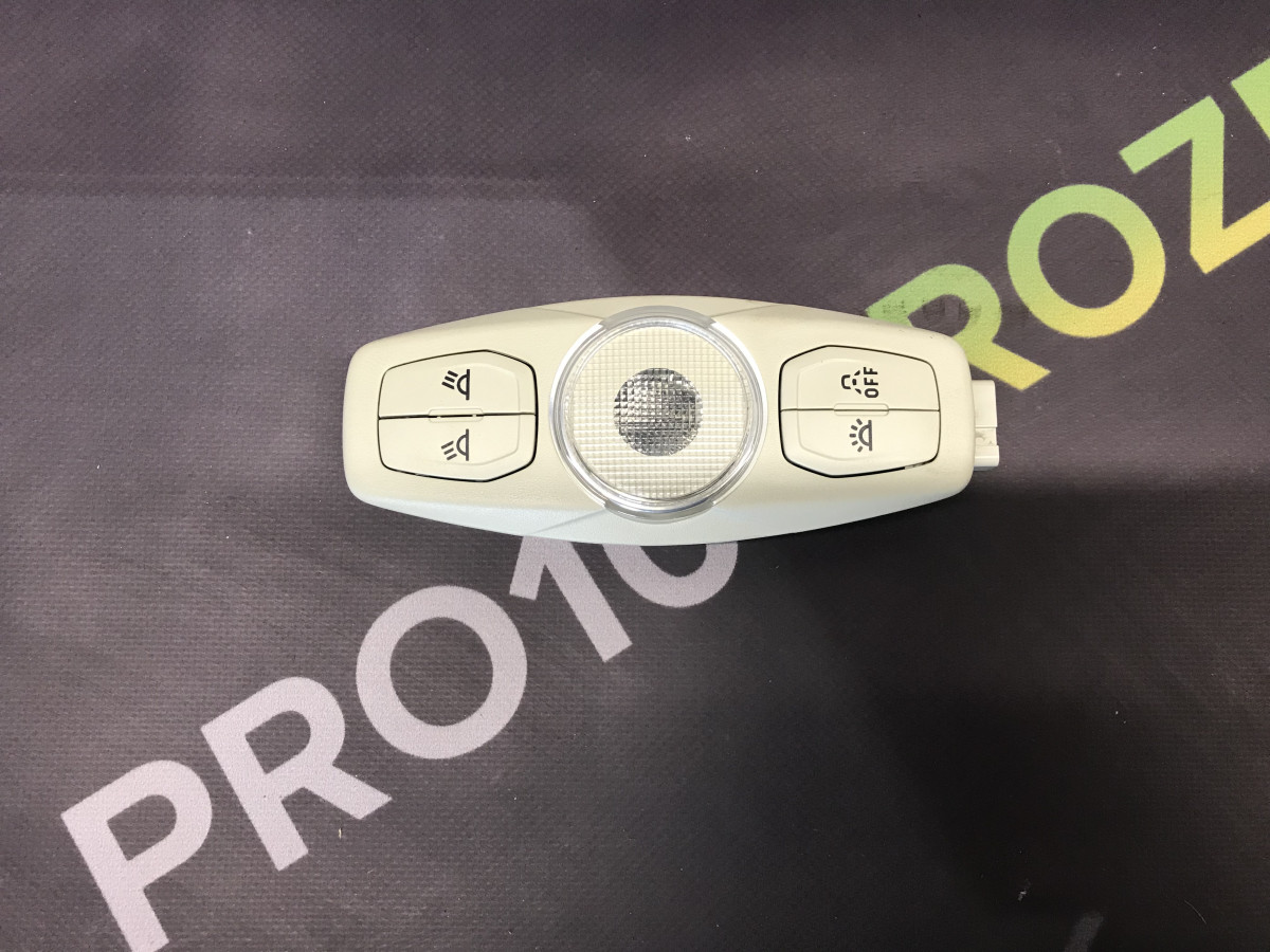 Плафон салону FORD Focus MK3 (11-18)