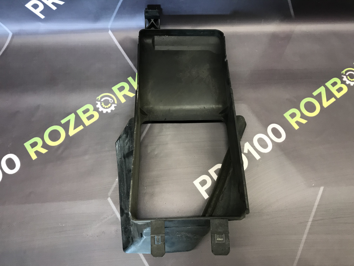 Дефлектор радіатора FORD Focus MK3 (11-18) - Зображення 2