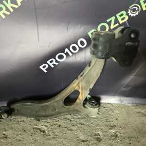 Важіль передній правий FORD Focus MK3 (11-18)