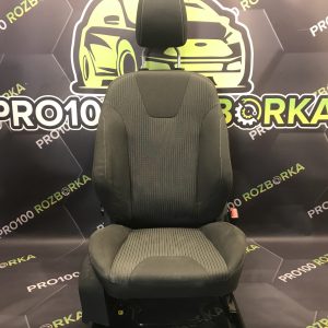 Сидіння переднє праве Ford Focus MK3 (11-18)