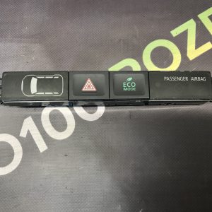 Блок кнопок у торпедо центральний Mitsubishi Outlander 3 (12-21)