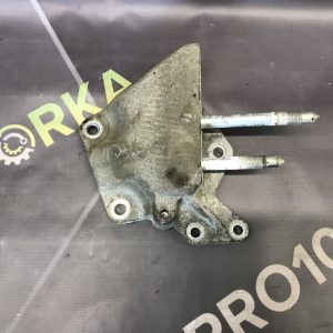 Кронштейн подушки двигуна  2.2D Mitsubishi Outlander 3 (12-21)