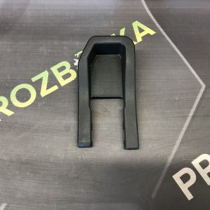 Накладка заднього сидіння права Mitsubishi Outlander 3 (12-21)