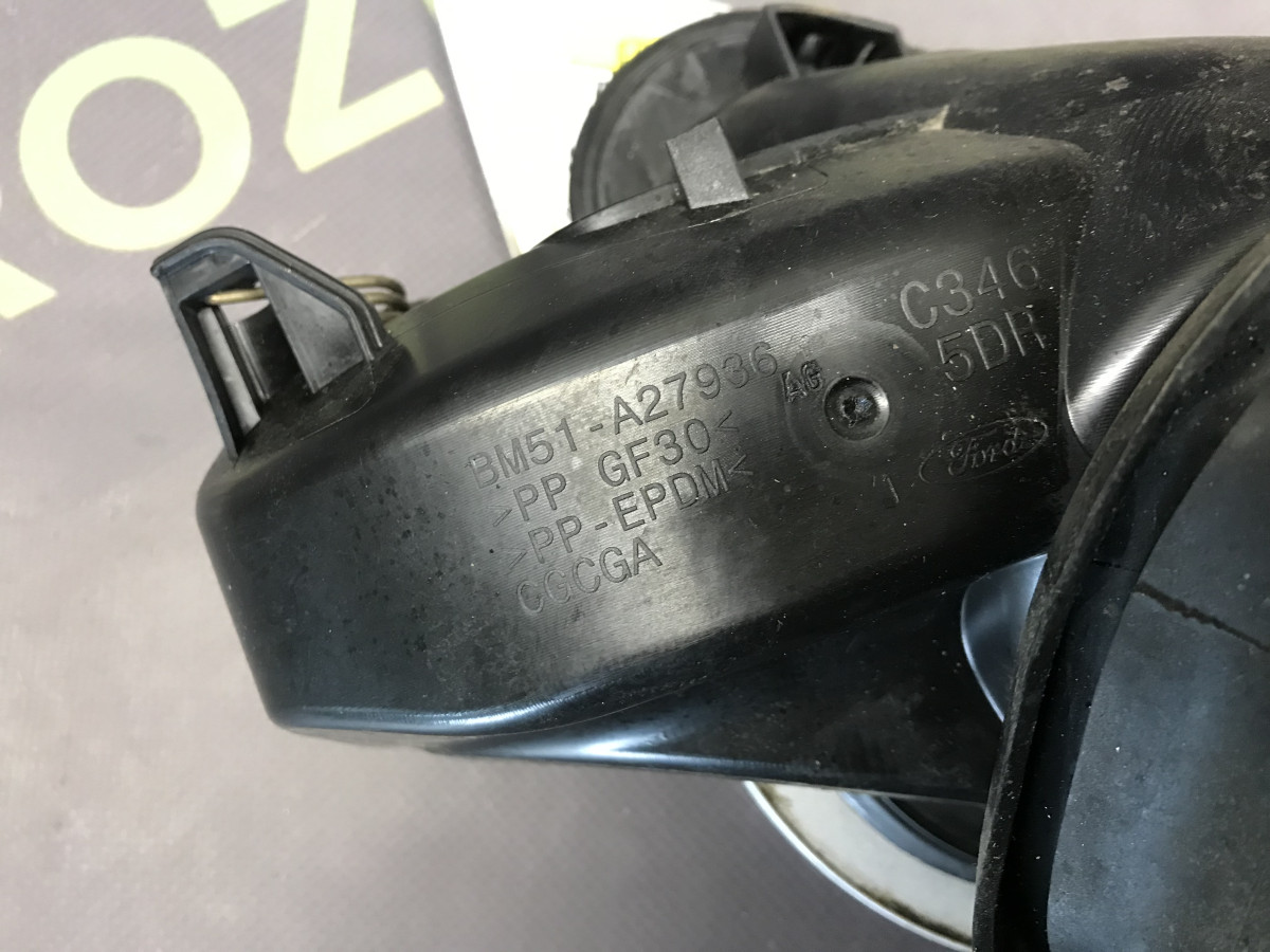 Лючок паливного бака хетчбек FORD Focus MK3 (11-18) - Зображення 3