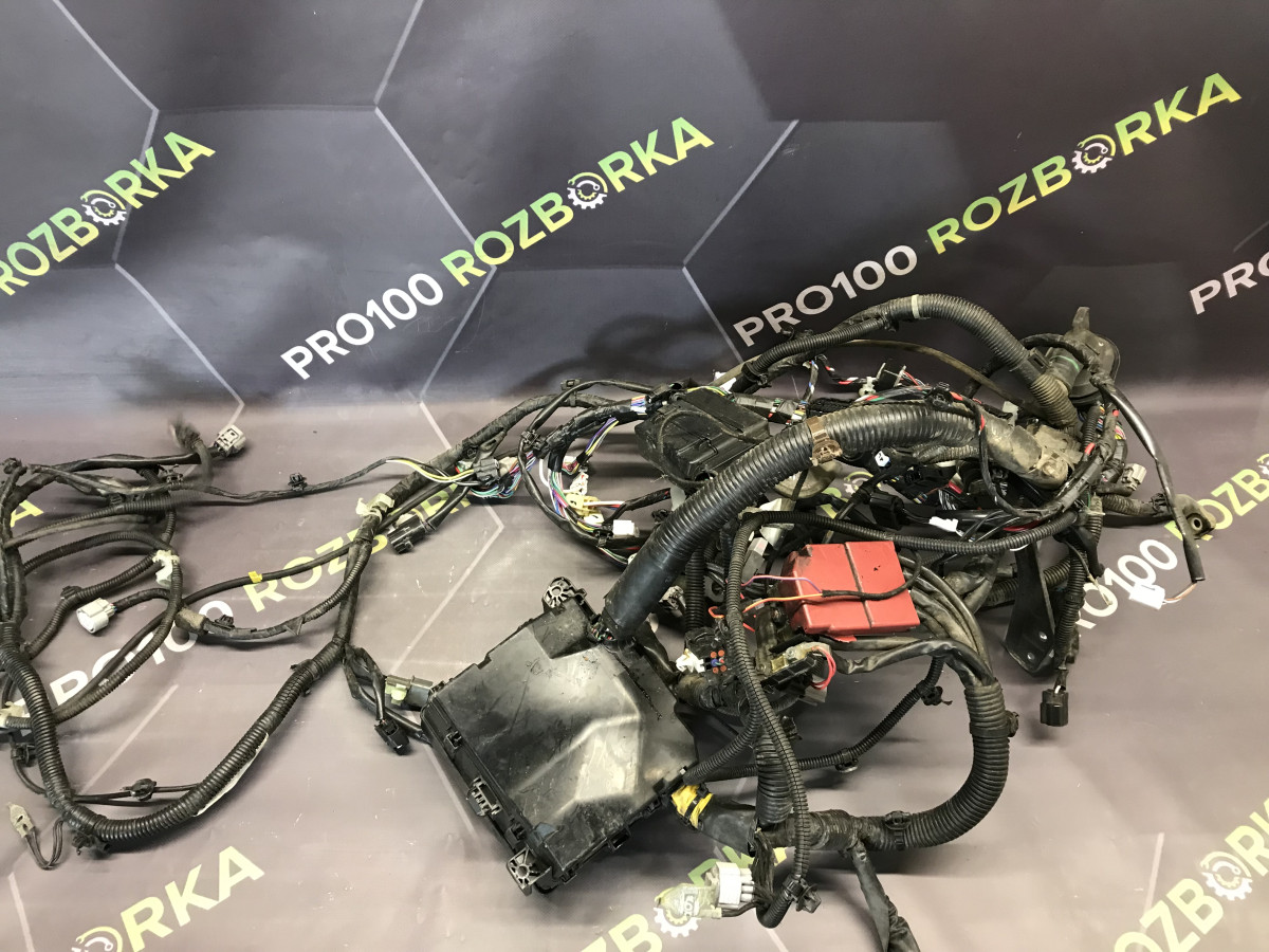 Проводка підкапотна з блоком запобіжників 2.2D Mitsubishi Outlander 3 (12-21)