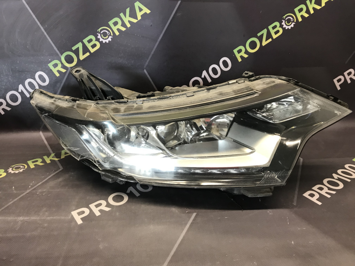 Фара передня права Mitsubishi Outlander 3 (15-21)