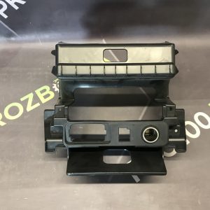 Накладка торпедо центральна Mitsubishi Outlander 3 (12-21)